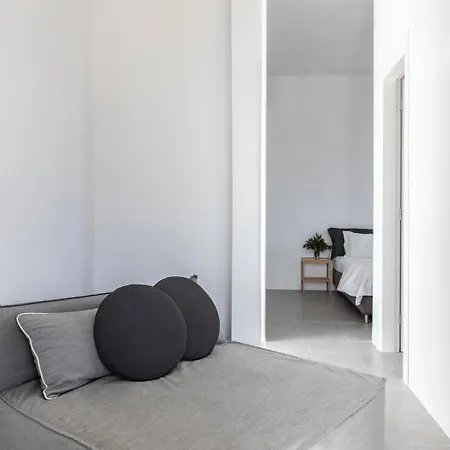 Twelve Plus+ Naousa (Paros)