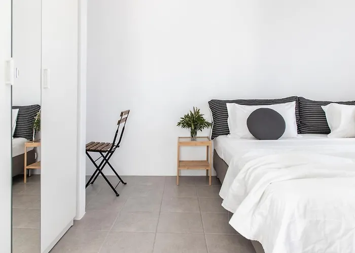 宾馆 Twelve Plus+ 纳乌萨